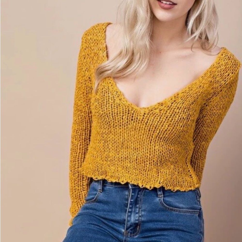 NWOT RED Crop Scoop Neck Chunky Sweater - Size M